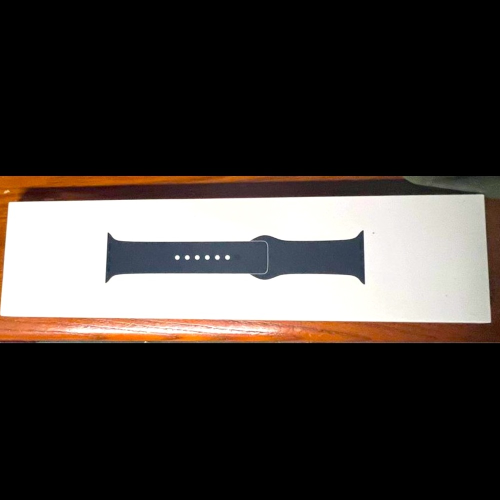 New Midnight blue Apple watch band 45 MM 
Fits 42-45mm watches